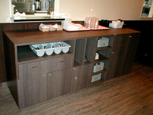 飲食店 食器入れ